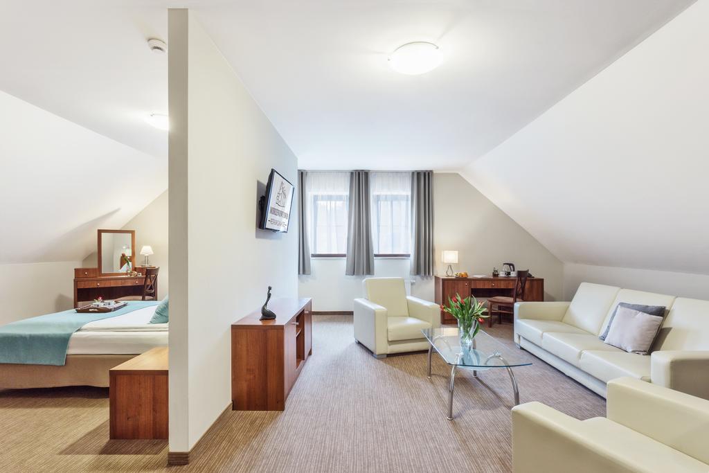 Hotel Modrzewiowy Dwor Gliwice Luaran gambar